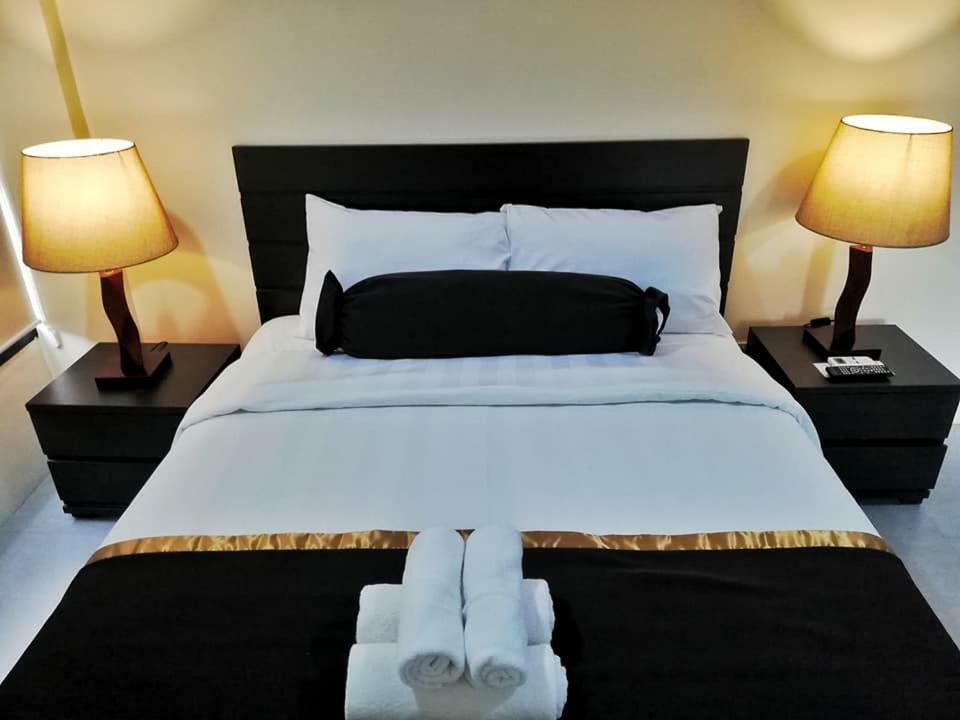2205 Suites Lucena Eksteriør bilde